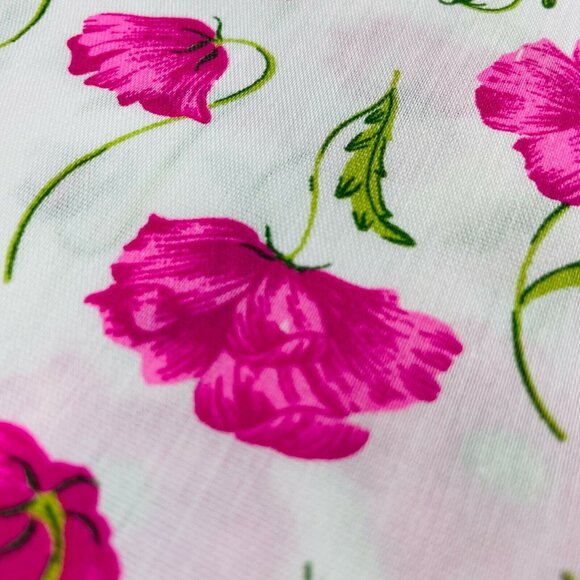 Bright Contempary White Cotton Fabric Pink Pansey Flowers 44" 1 Yard Floral u - Picture 2 of 2